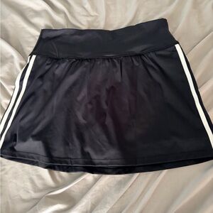 HALARA Black Skirt with White Side Stripes